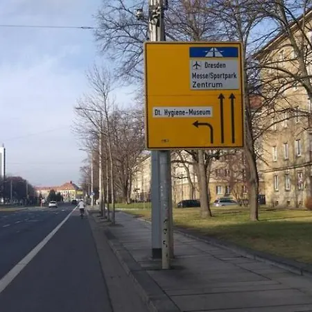 Проживание в семье Grune Und Ruhige Lage / And Quiet Area